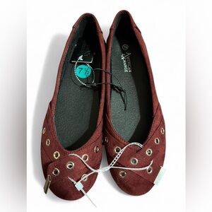 American Exchange Women's Burgundy Flats